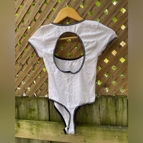 Nasty Gal Pointelle Keyhole Back Bodysuit - Picture 5 of 6